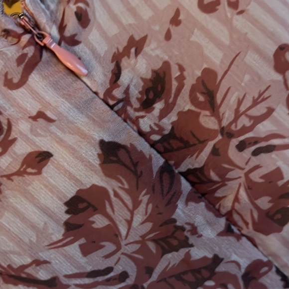 STELLAH Blush Floral Dress - Picture 11 of 16